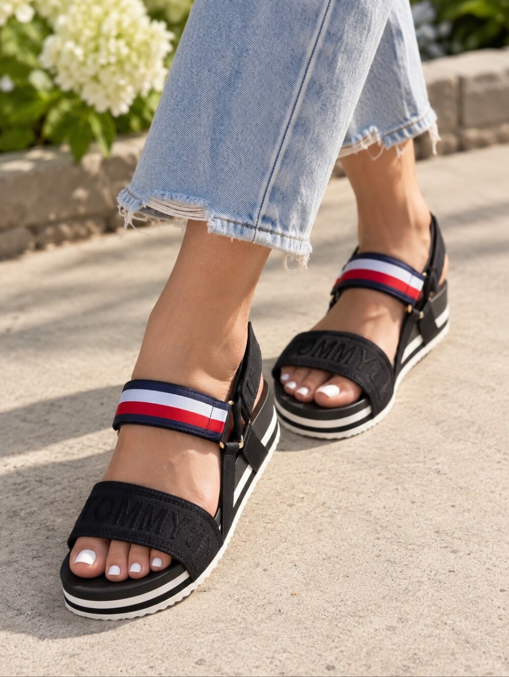 Tommy Hilfiger Women's Beliz Sport Sandals Size 11